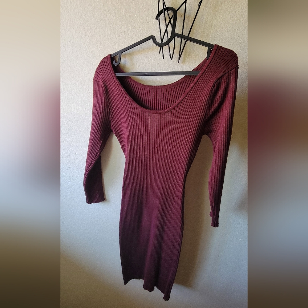 Elegant Burgundy Ribbed Dress